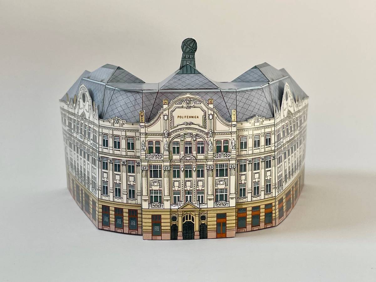 Palatul_Lloyd_-_fatada_intrare_1